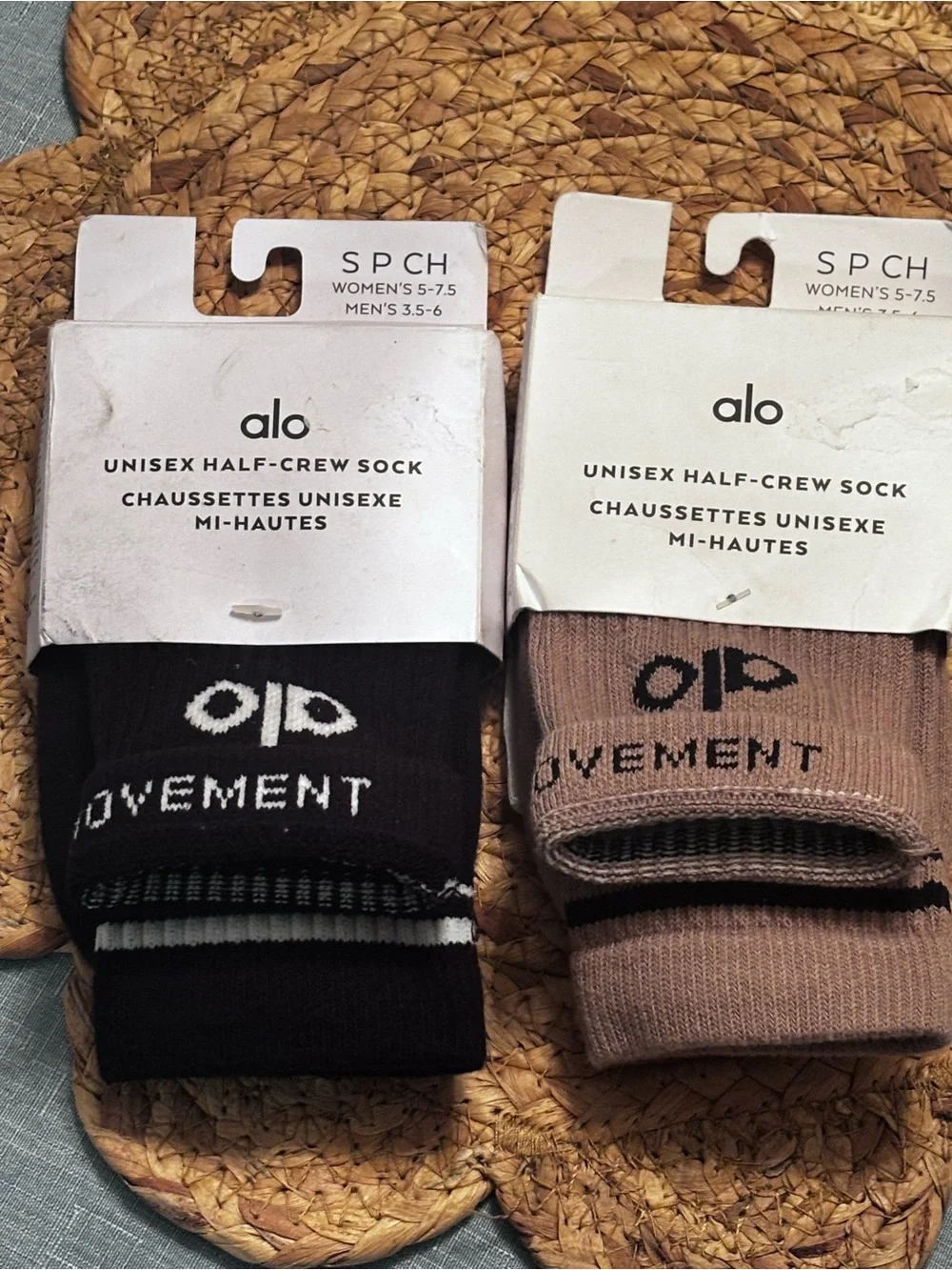 Alo Unisex Half-Crew Socks 2-Pack Black/White & Taupe/Black
